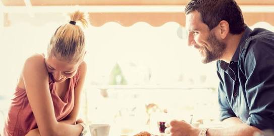 İltifat Etme Sanatı: Kadına Nasıl İltifat Edilir? 1 İltifat Etme Sanatı: Kadına Nasıl İltifat Edilir?